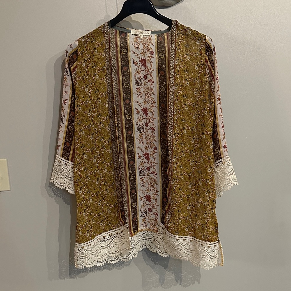 Rewind Mustard and White Floral Lace kimono